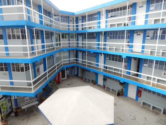 Anuncia Universidad Realística que no incrementará costos en colegiaturas