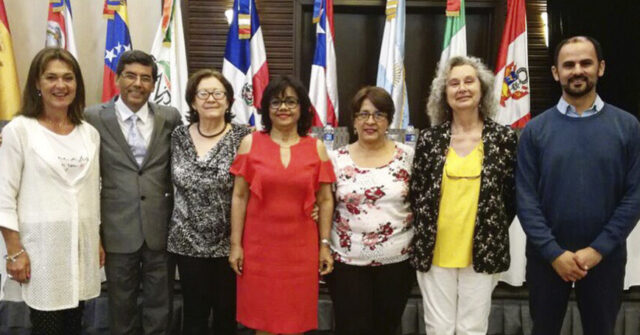 Catedrático Anáhuac imparte ponencia en República Dominicana