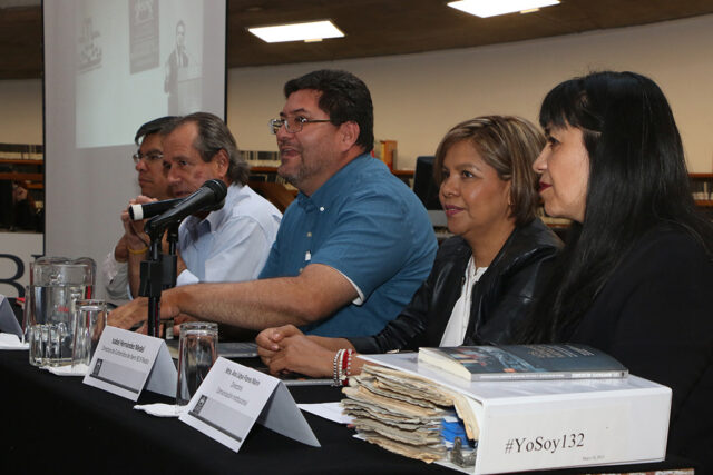 Presenta IBERO libro sobre Movimiento 132