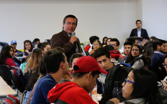 Especialistas invitan a Millennials a participar en elección