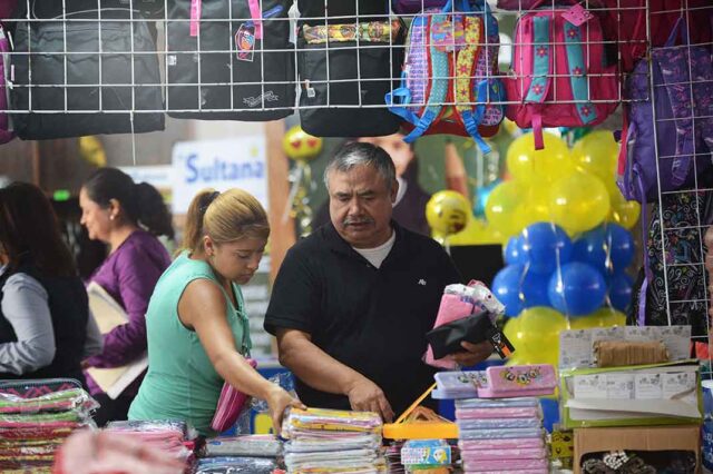 Ahorros hasta del 30 por ciento en útiles escolares y uniformes, en la Feria de Regreso a Clases de PROFECO