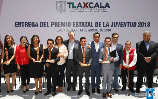 Entrega Marco Mena Premio Estatal de la Juventud 2018