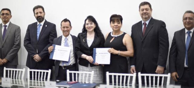Reconocen a egresados de la generación 1979-1983 de la hoy Facultad de Estomatología