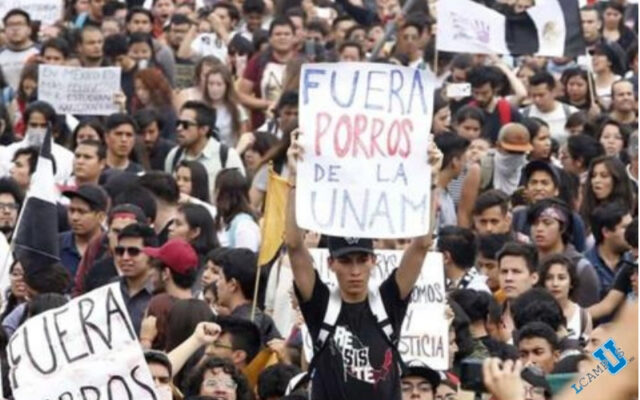Universitarios marchan en memoria de movimiento estudiantil de 1968