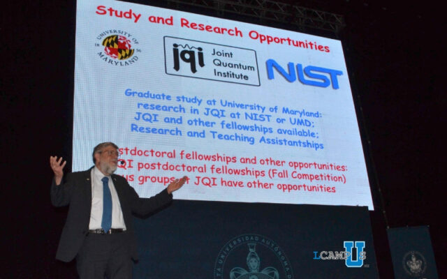 El Nobel de Física de 1997 diserta en la BUAP sobre información cuántica