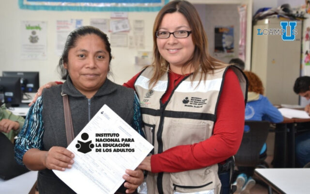Emite INEA certificados de estudio con fotografía a los usuarios de las 250 plazas comunitarias en Estados Unidos