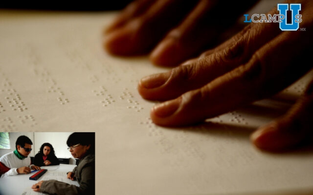 Entrega INEA certificados de primaria a personas con discapacidad visual