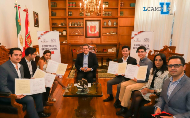 Marco mena se reúne con estudiantes Beneficiados de la “beca a china 2019”