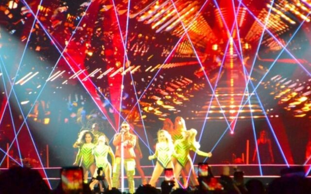 Maluma cósmico llegó al Auditorio GNP Seguros de Puebla