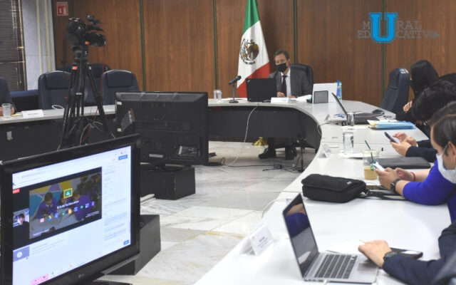 SEP y Google capacitan a 500 mil maestros y padres de familia en educación a distancia