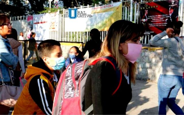 Habrá curso hasta que haya clases presenciales en Puebla: Barbosa Huerta