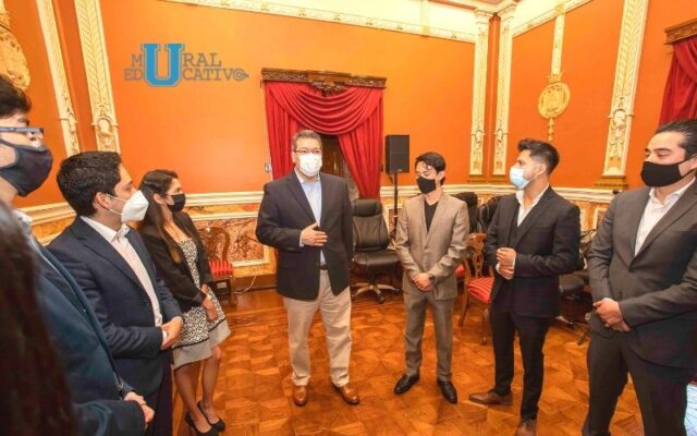 Marco Mena Se Reúne Con Estudiantes Que Obtuvieron La “Beca A China 2020”