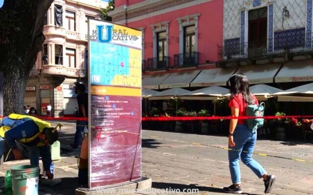 Ayuntamiento de Puebla da mantenimiento a tótems y carteles del centro
