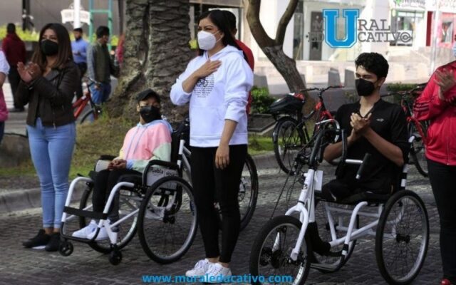 Ayuntamiento de Puebla entrega vehículos no motorizados e incluyentes para Vía Recreativa