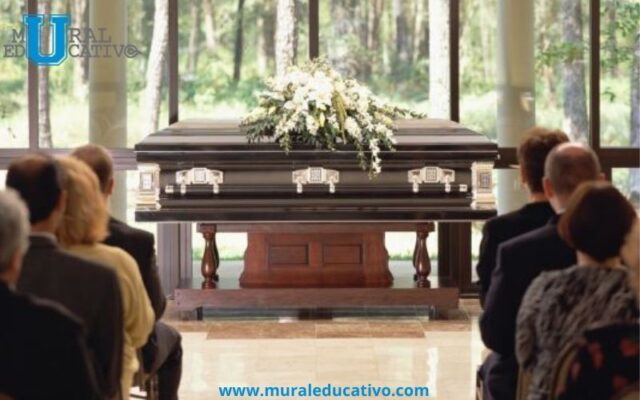 Se Hacen Que La Virgen Les Habla.