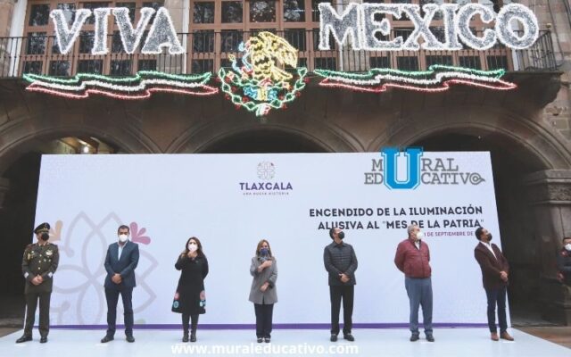 Realiza Lorena Cuéllar encendido de iluminación alusiva al mes patrio
