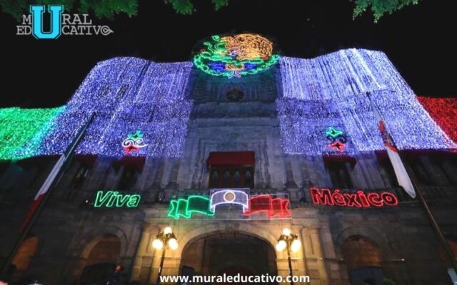 Puebla se ilumina con mil 700 adornos para el conmemorar las fiestas patrias