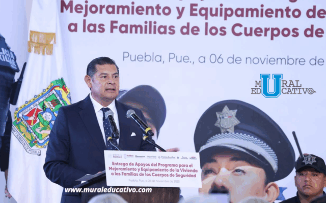 Gobierno entrega 110 MDP en apoyos de vivienda a 12 mil policías para dignificar labores policiales