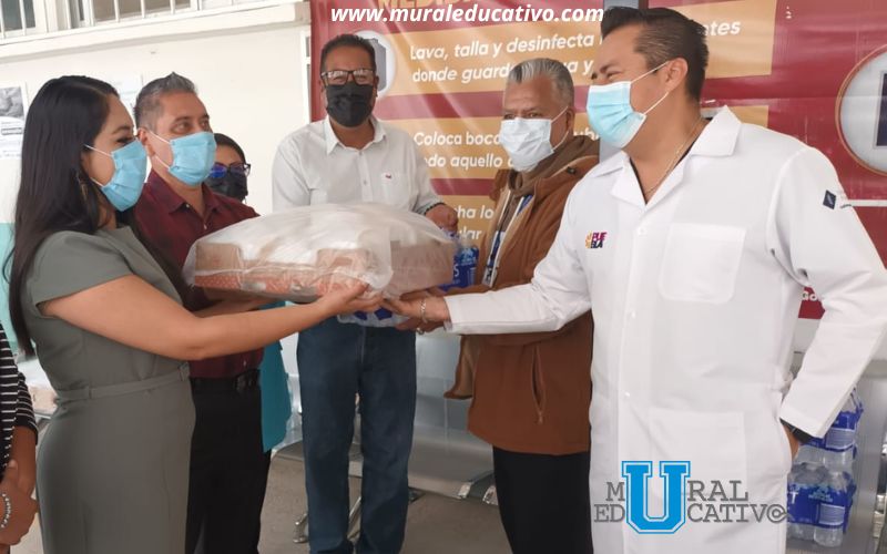 Tonantzin Fernández refuerza jornada de vacunación contra el sarampión en Santiago Momoxpan