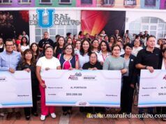Lupita Cuautle entrega apoyos económicos a planteles educativos del municipio