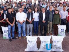 Lupita Cuautle encabeza segunda entrega de fertilizante a familias productoras