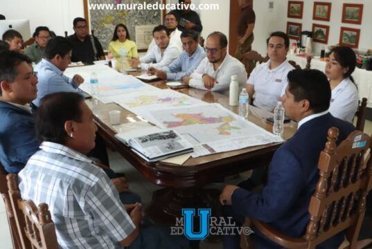 Sostiene Omar Muñoz mesa con cronistas y especialistas en límites territoriales