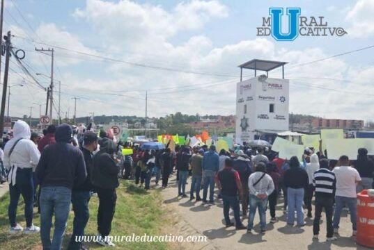 Denuncian familiares de internos del CERESO San Miguel, cobros y extorsiones.