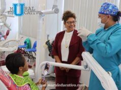 SMDIF Cuautlancingo entrega prótesis dental gratuita a adulta mayor