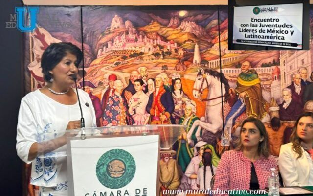 Reconoce la Revista Summa a UTH por el compromiso con las juventudes