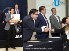 Entregan BUAP y Fundación BBVA reconocimientos a egresados de licenciatura