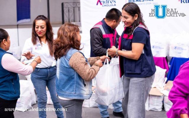 Acerca Lupita Cuautle apoyos alimentarios a más de 3 mil familias de San Andrés Cholula