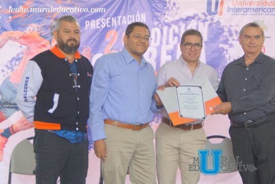 La Carrera Inter con Causa entregó donativo a favor de áreas comunes en Lomas de Angelópolis