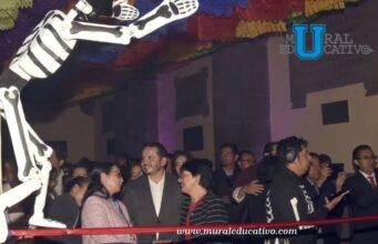 Rinde BUAP homenaje a la lucha libre con la ofrenda “Entre máscaras y leyendas”